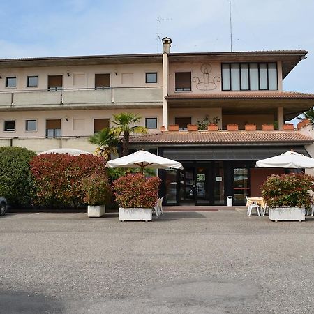 Hotel Pilotto Песк'єра-дель-Гарда Екстер'єр фото