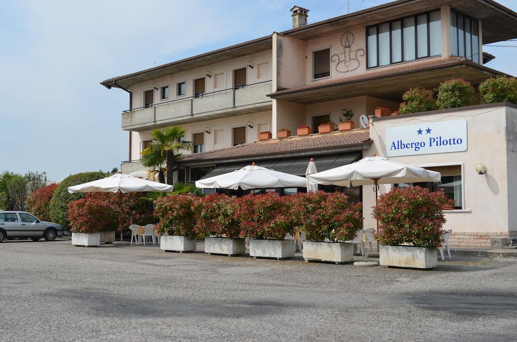 Hotel Pilotto Песк'єра-дель-Гарда Екстер'єр фото
