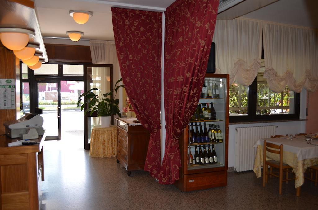 Hotel Pilotto Песк'єра-дель-Гарда Екстер'єр фото