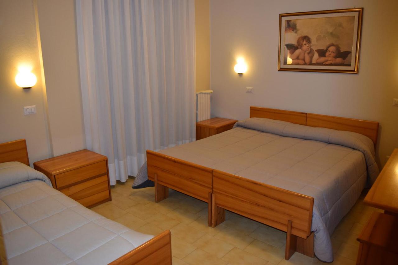 Hotel Pilotto Песк'єра-дель-Гарда Екстер'єр фото